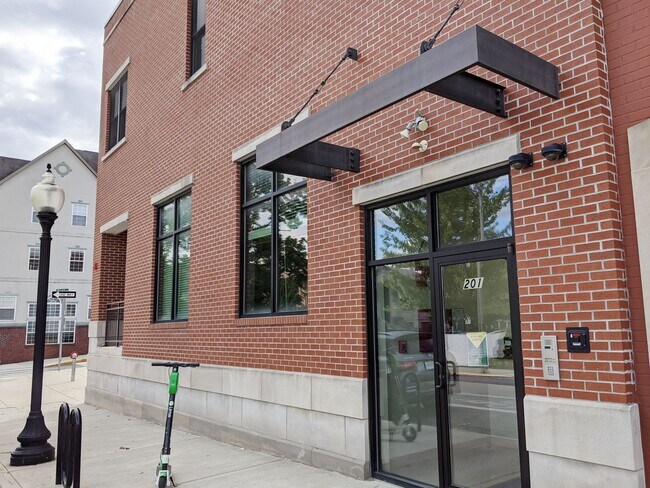 Foto del edificio - Sixth &amp; Washington