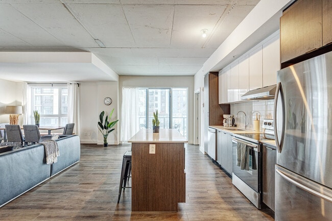 Building Photo - 3075 Promenade du Quartier-Saint-Martin