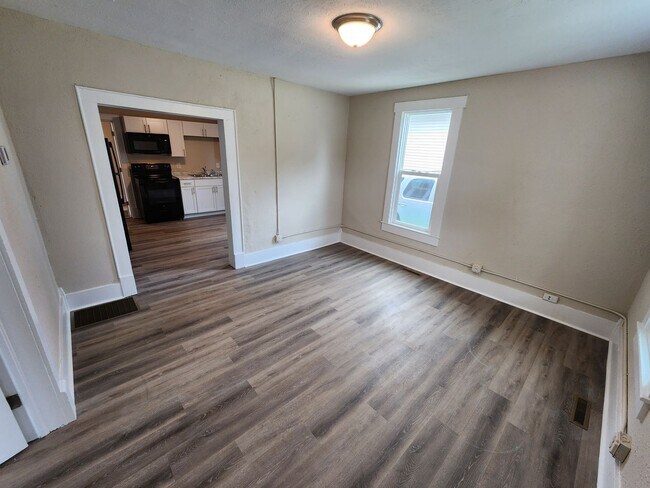 Foto del edificio - Spacious 3-Bedroom, 1-Bathroom Home AVAILABLE NOW!!