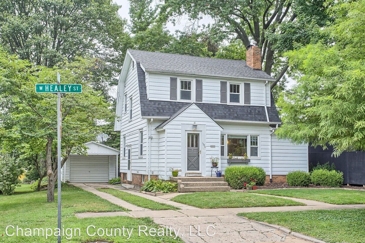 2 br, 1.5 bath House 1220 W. Healey St. House Rental in Champaign