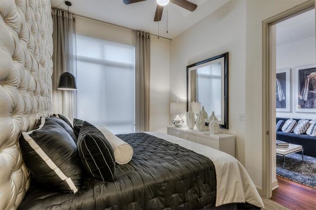 Building Photo - 2 bedroom in Houston TX 77056