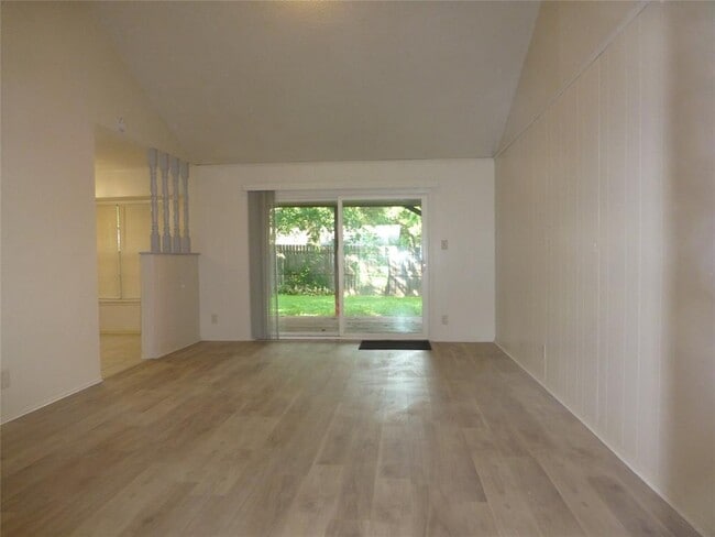 Building Photo - 1708 Raven Dr