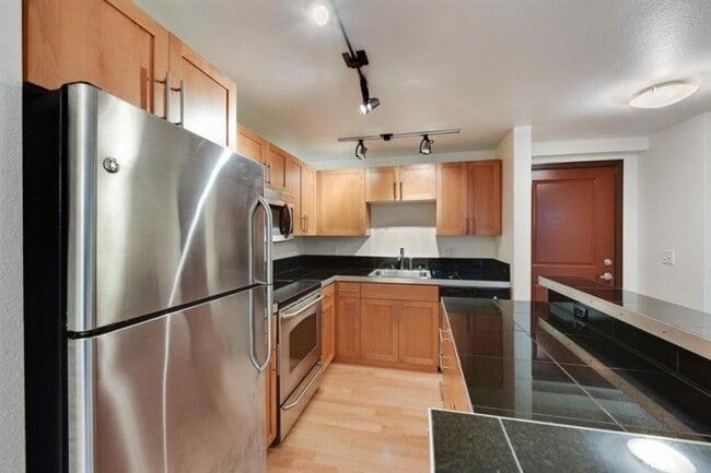 Building Photo - 1 bedroom in Seattle WA 98103