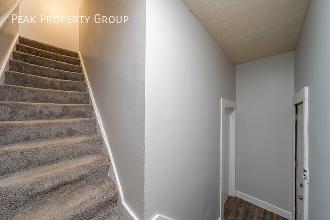 Foto del edificio - 732 1/2 Neil Avenue-