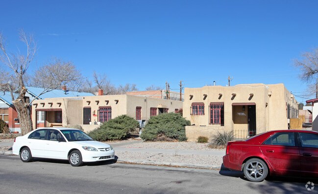 Foto del edificio - 909-911 Gold Ave SW