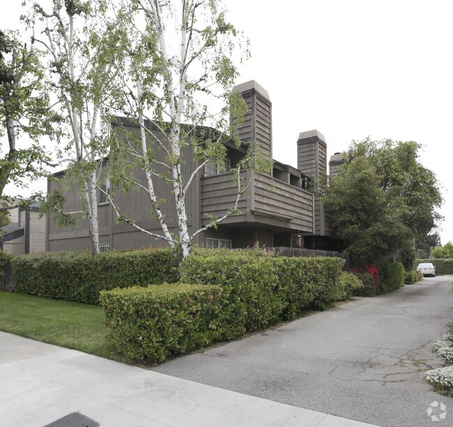 Foto del edificio - 4712 Whitsett Ave