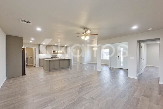 Building Photo - 2803 Bismarck Ave