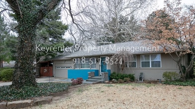 Building Photo - 3325 S Yorktown Ave