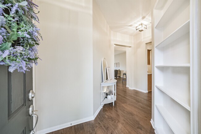 Foto del edificio - 22015 Falvel Dr