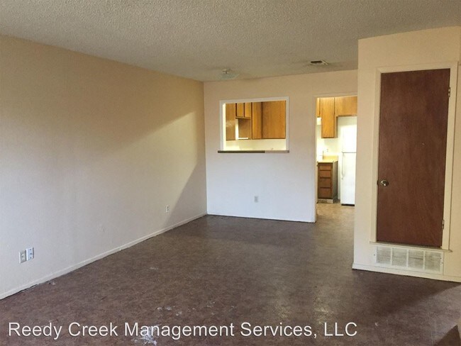 Building Photo - 2 br, 1 bath House - 2032 Oakwood Court