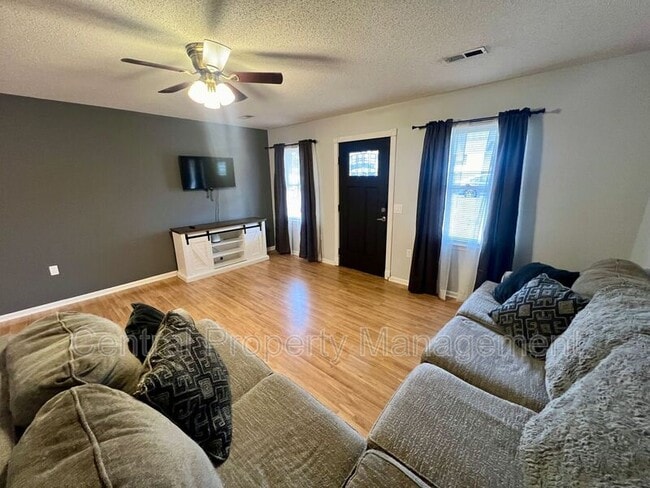 Building Photo - 102 Stoneledge Dr