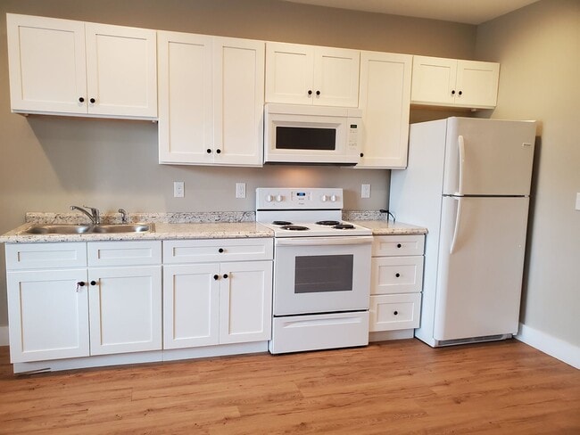 Building Photo - 632-634 Second St.