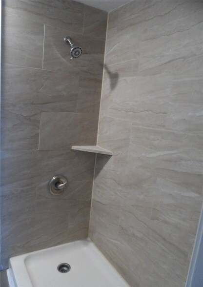 Foto del edificio - 12900 Walden Rd