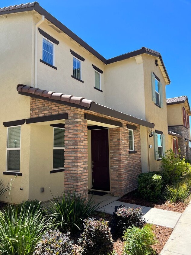 Solar Home in Stone Creek! House Rental in Rancho Cordova, CA