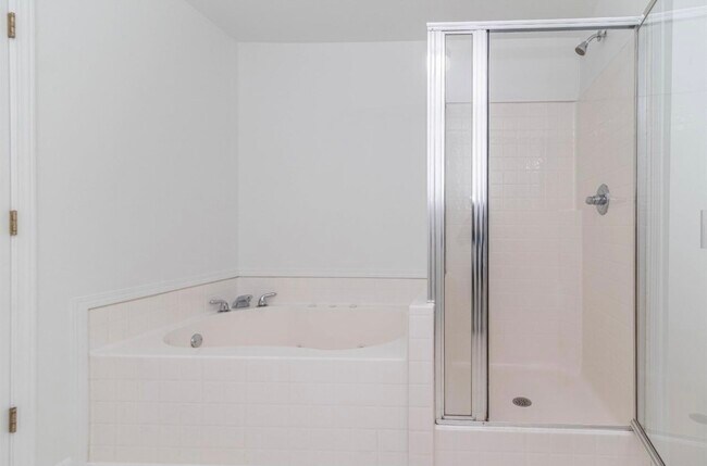 Building Photo - 1177 Freesia Ct