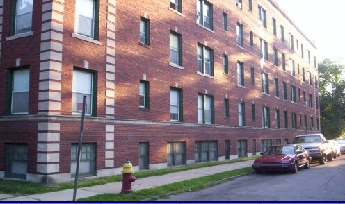 Foto del edificio - Broderick Manor Apartments