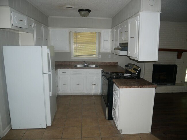 Foto del edificio - 5850 Cherokee Dr