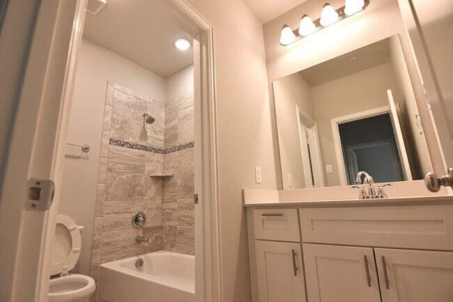 Foto del edificio - 3056 Galveston St