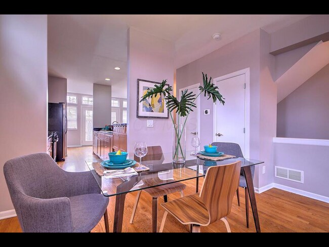 Foto del edificio - 454 South Ln