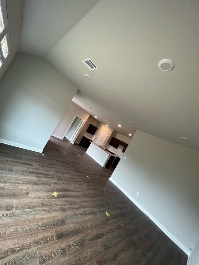 Building Photo - 732 Correns Ln