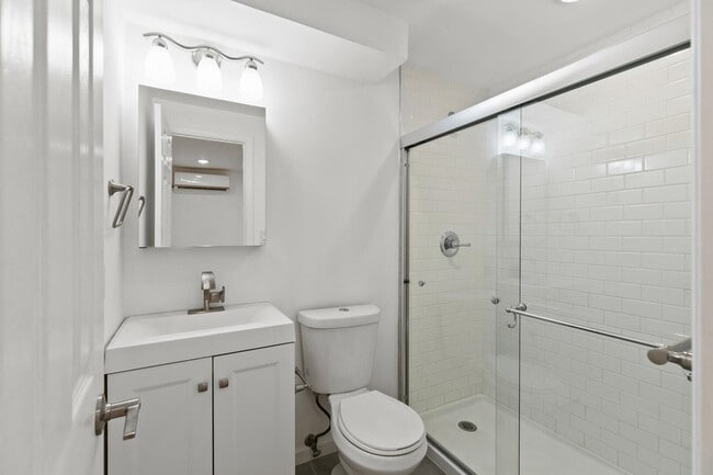 Building Photo - 86 Vroom St