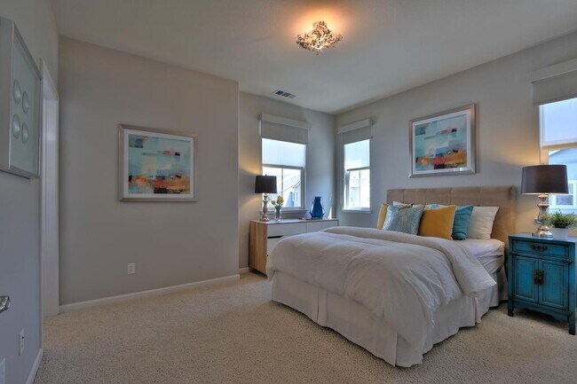 Foto del edificio - 467 Bedford Loop