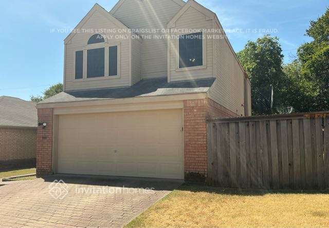 Foto del edificio - 536 Majestic Park Ln