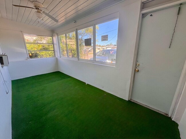 Building Photo - 2515 Avenue E