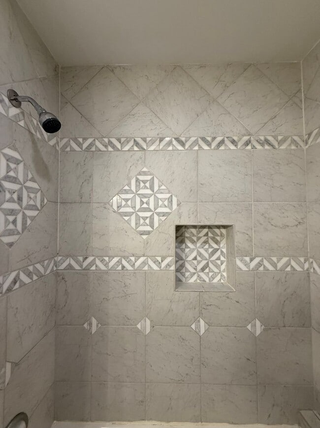 Foto del edificio - 300 Talbert Dr