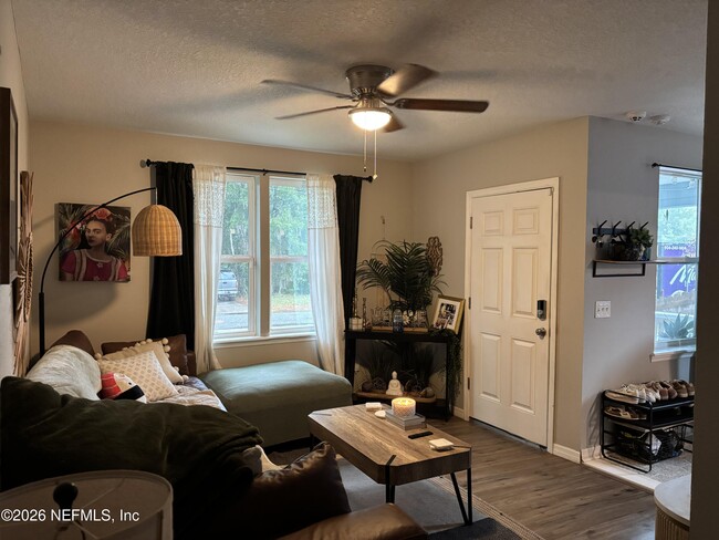 Building Photo - 4608 Wheeler Ave