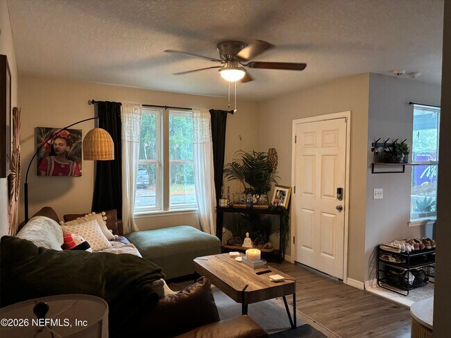 Foto del edificio - 4608 Wheeler Ave