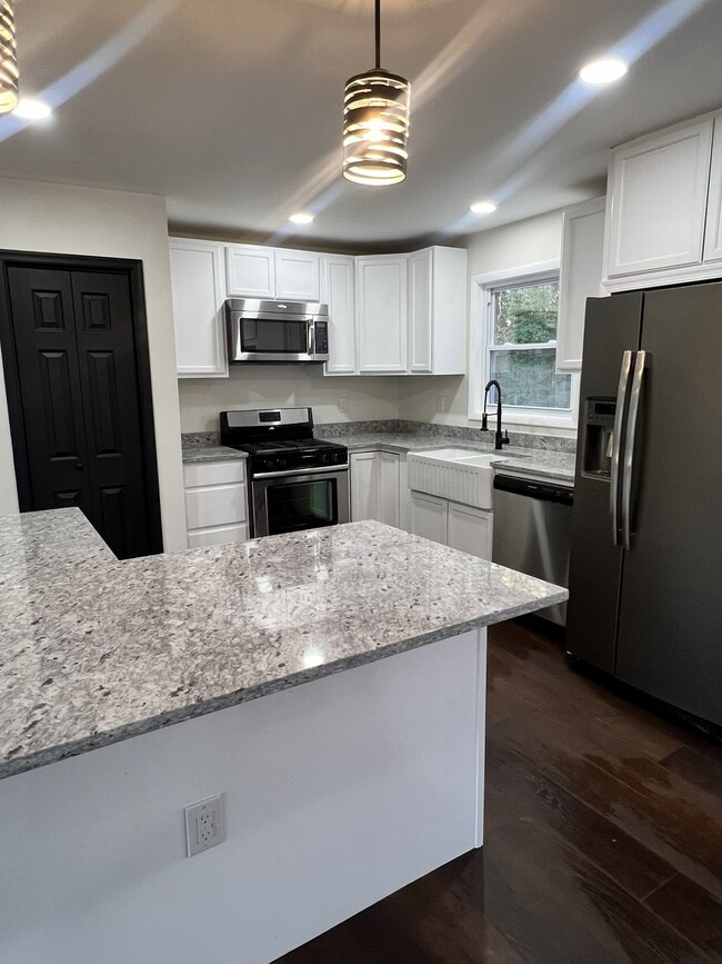 Photo - 7019 Groveton Dr House