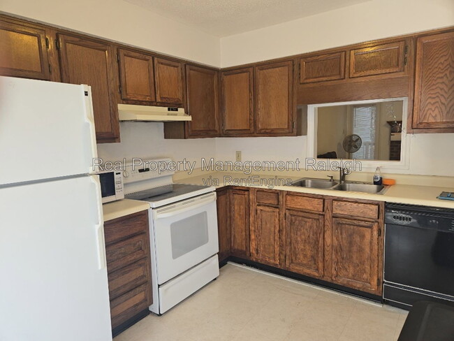 Building Photo - 4130 Kaplan Dr