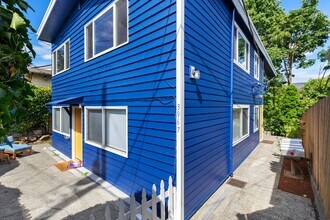 Building Photo - 3967 Fremont Ave N
