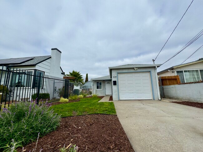 Foto del edificio - 2139 103rd Ave
