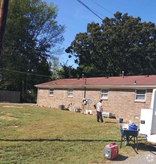 Apartments For Rent in New Concord, KY with Parking 2 Rentals