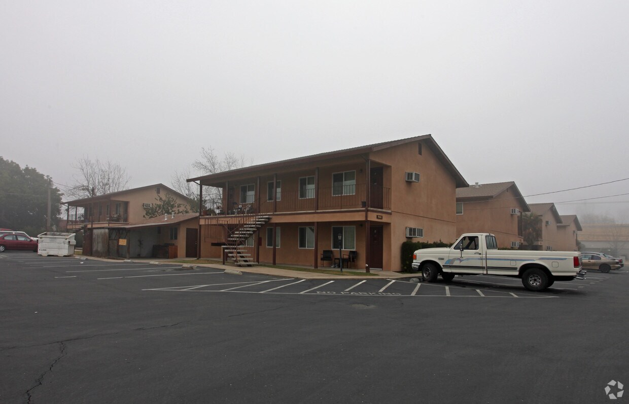 Primary Photo - 954 W Canal Dr