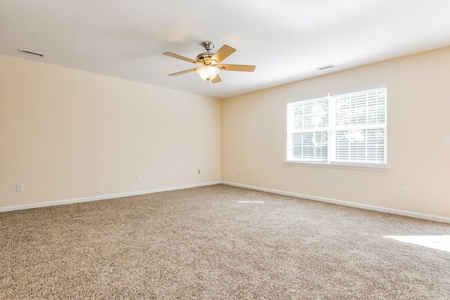 Building Photo - 676 Yorkshire Dr