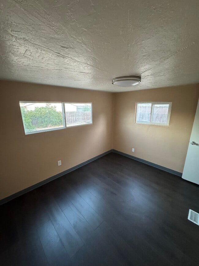 Foto del edificio - 8265 Arrowhead Lake Rd