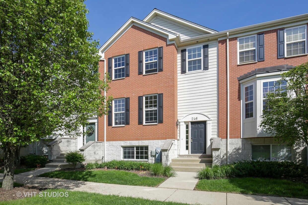 Primary Photo - 246 Comstock Dr