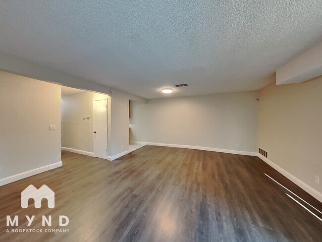 Foto del edificio - 1970 Grande Cir