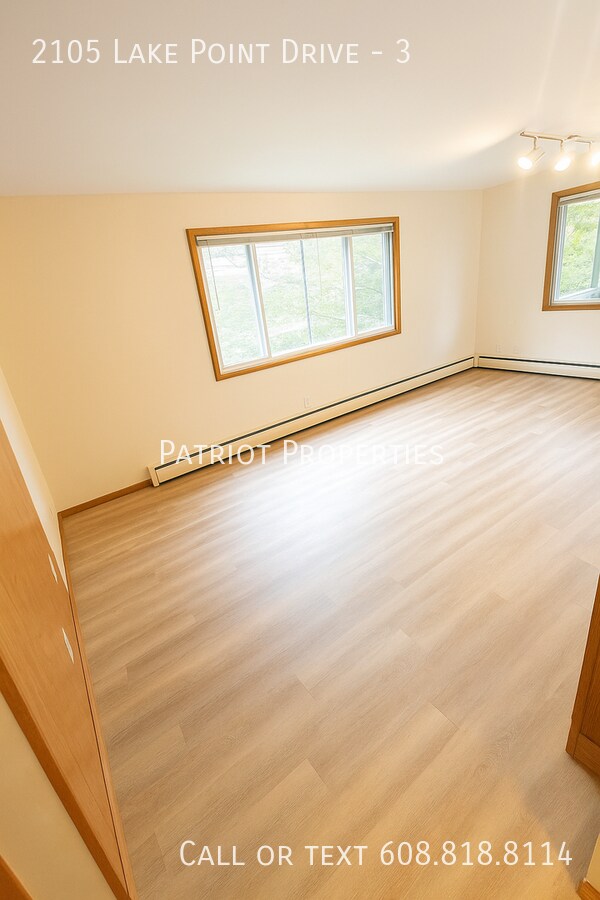 Foto del edificio - 2105 Lake Point Dr