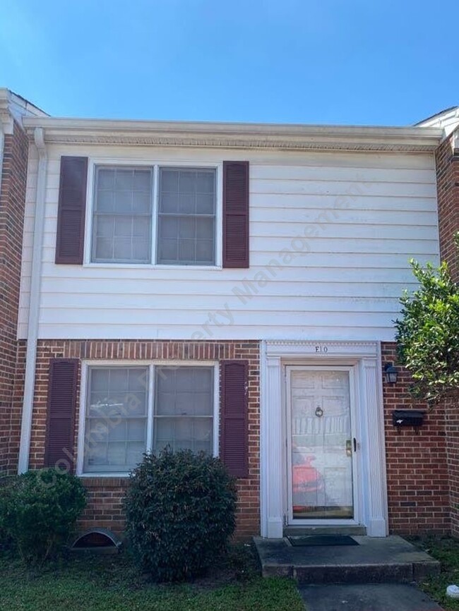 Foto del edificio - 7602 Hunt Club Rd