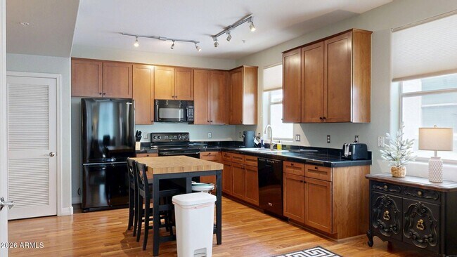 Foto del edificio - 615 E Portland St