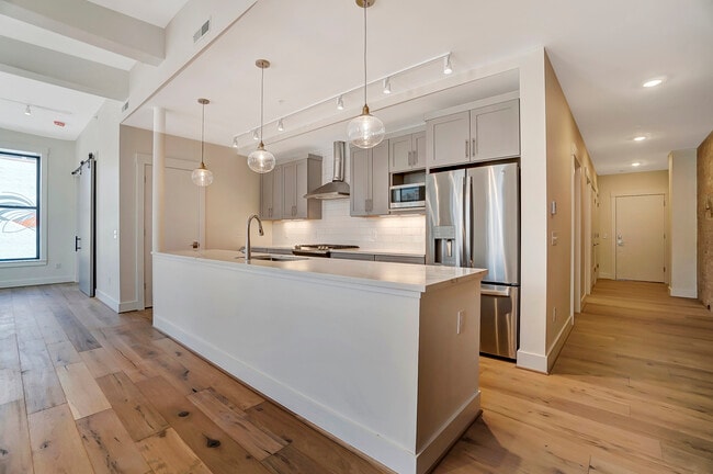 Building Photo - 39 E Court St