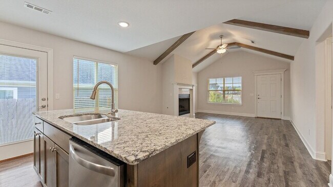 Foto del edificio - Modern Comfort in the Heart of Habberton Ridge