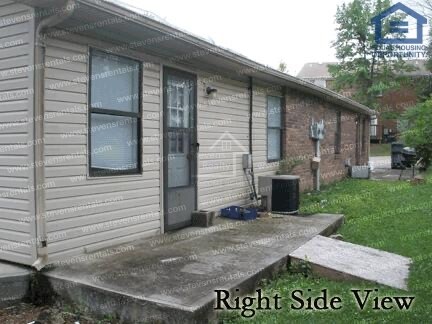Building Photo - Your Charming Comfortable Home