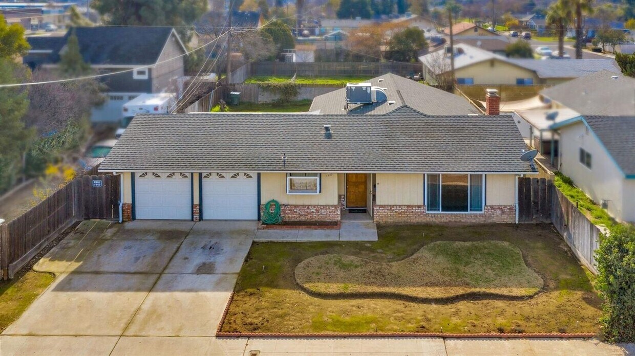 Primary Photo - North Clovis 3/2 With Pool