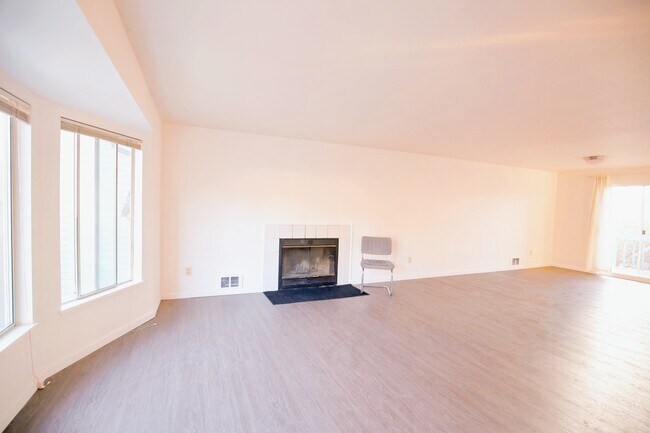 Foto del edificio - 515 NW Bright St