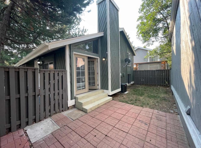 Building Photo - 10168 E Peakview Ave